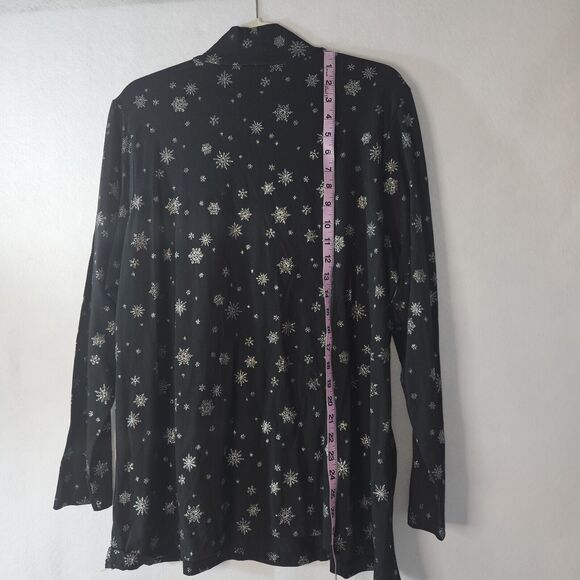 AVENUE your Tee Sz 18/20 NWT Black Turtleneck W/ Silver Sparkle Snowflakes - Picture 2 of 6